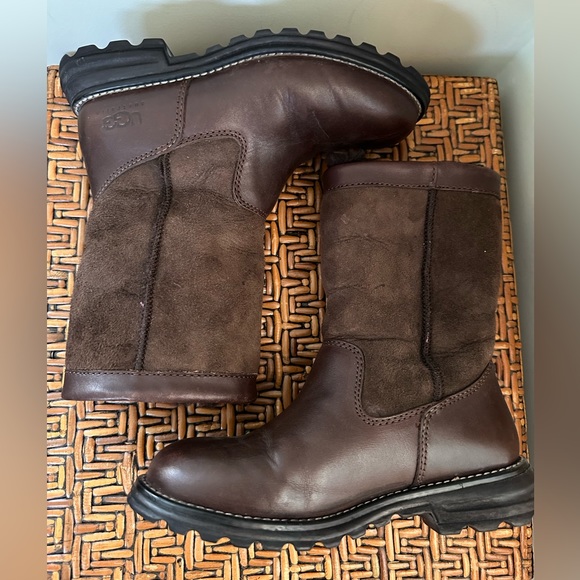 UGG Brooks Waterproof Leather/Shearling Boots - Picture 5 of 16